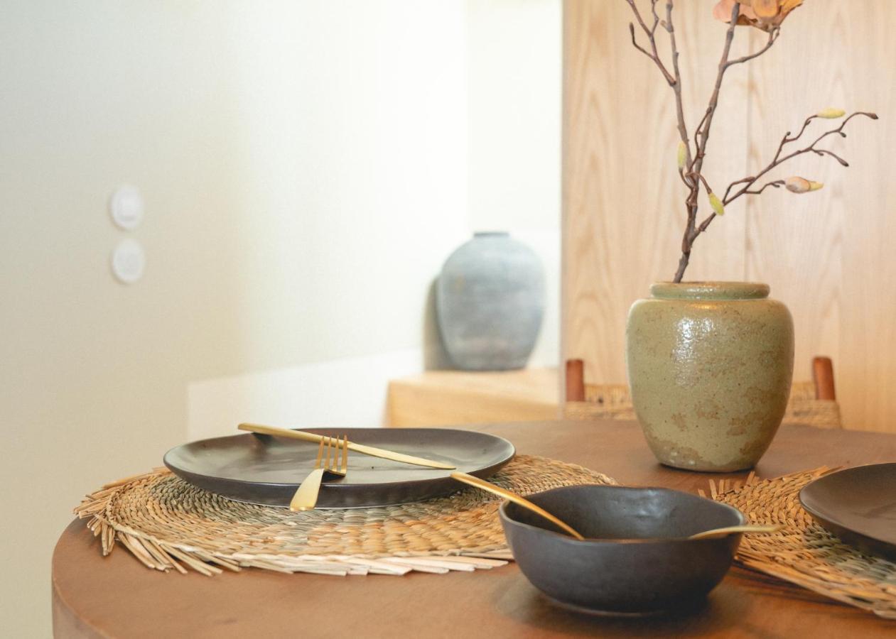 Village Aparthotel By Boa Porto Luaran gambar A wabi-sabi table setting