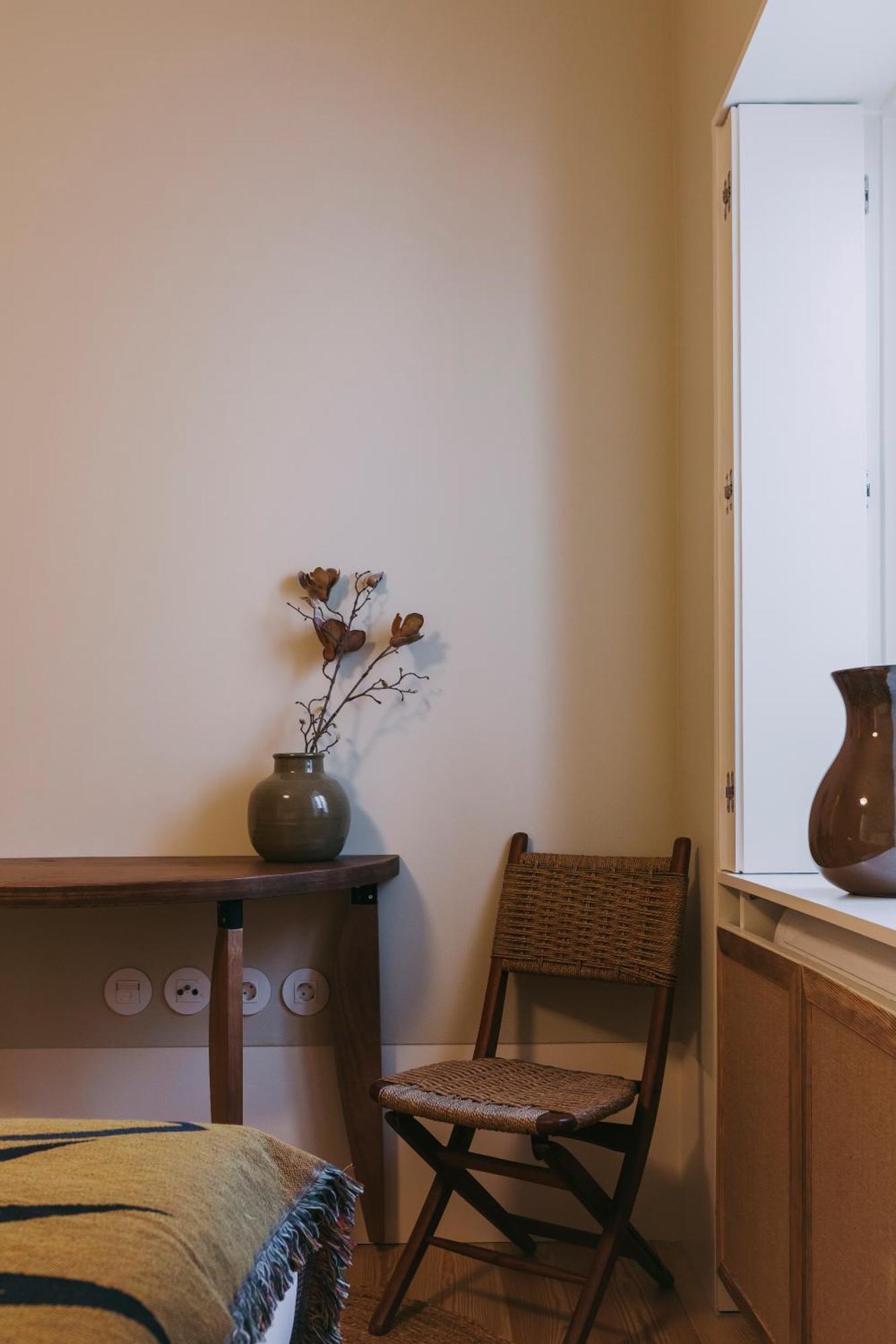 Village Aparthotel By Boa Porto Bilik gambar A wall painted with a light shade of beige