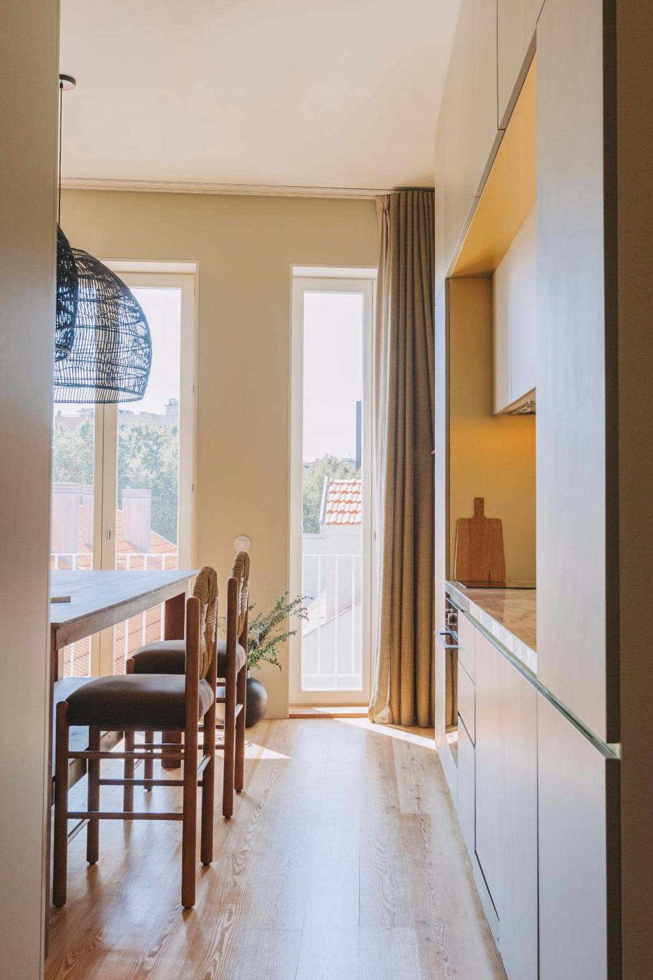 Village Aparthotel By Boa Porto Bilik gambar A kitchen with a window